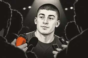 記者に囲まれるペイトン・プリチャード